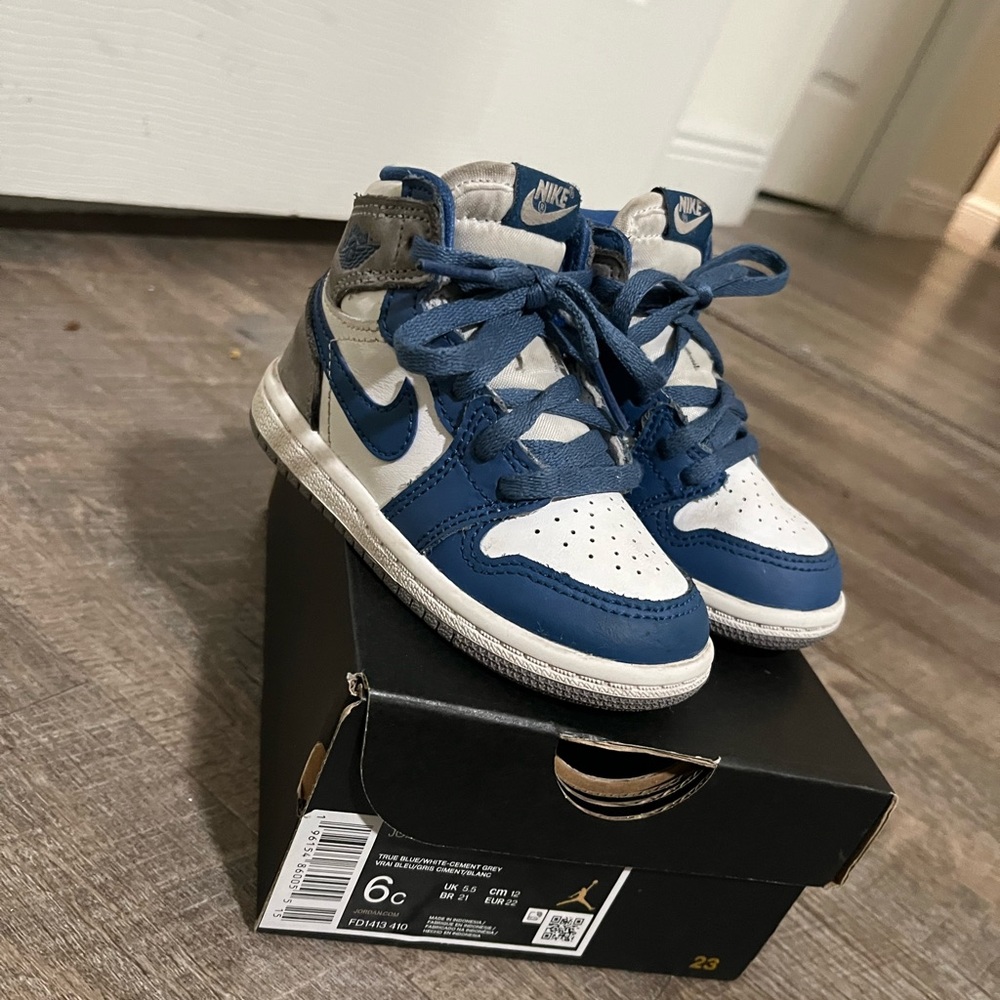 Nike Kids Navy and White Sneakers